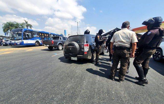 Vehículo fue interceptado por presunto robo al estilo sacapintas en la avenida Benjamín Rosales