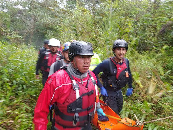 $!Encuentran cadáver de la mujer que cayó en el sector 'cascada de río Verde', pero su hijo no es hallado