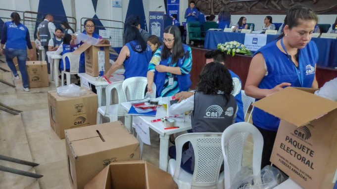 Ecuador cambia al método D'Hont por el Webster