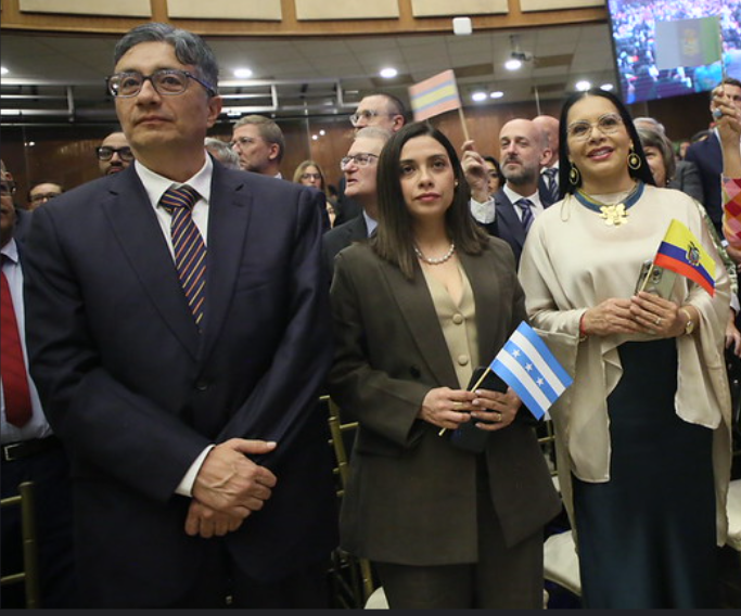 $!Ante las autoridades de justicia, Niels Olsen, presidente de la Asamblea, anunció reformas legales el pasado 14 de mayo.