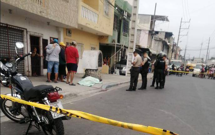 Asesinan a funcionaria del Ministerio de Salud: sicarios la interceptaron al sur de Guayaquil