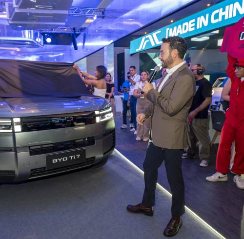 BYD presentó dos nuevos modelos súper híbridos enchufables en Ecuador