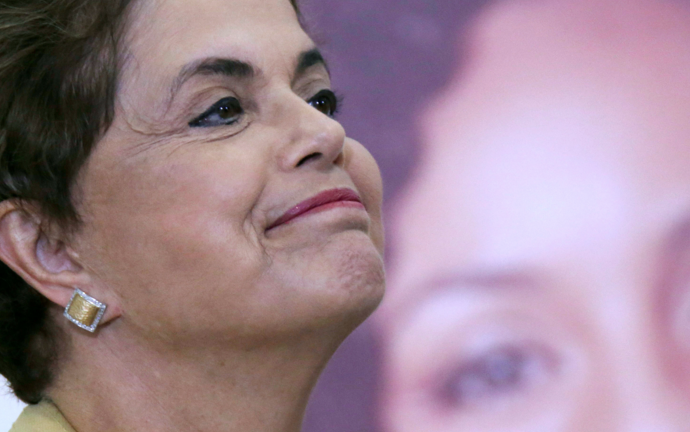Fiscalía pide investigar a Rousseff por caso Petrobras