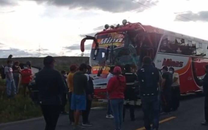 Al menos ocho heridos tras choque de buses, en el sector de Malchinguí en Quito