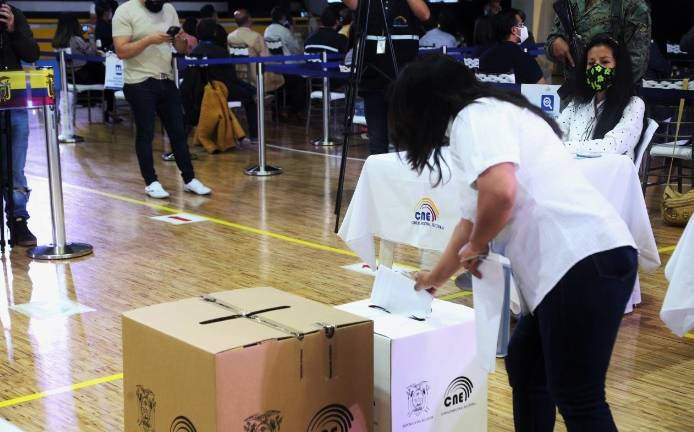 CNE informa protocolos de bioseguridad en segunda vuelta: puertas de recintos electorales permanecerán abiertas