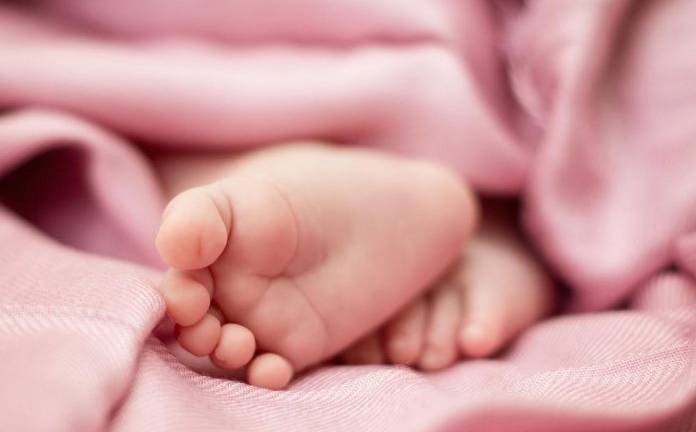 Enfermera embarazada falleció por coronavirus, pero su bebé fue salvada