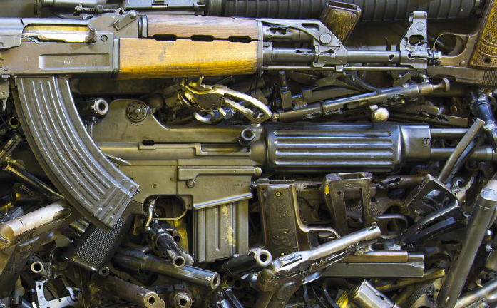 ¿De dónde vienen las armas de las bandas criminales de Ecuador?