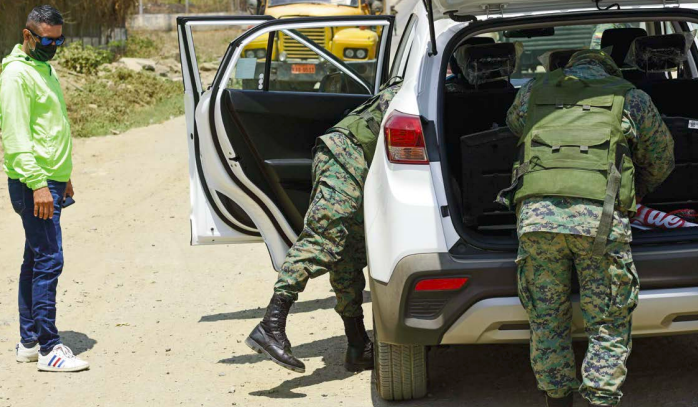 $!El desbordamiento de la actividad delictiva requirió la movilización de las Fuerzas Armadas para reforzar el rol de la Policía Nacional”.