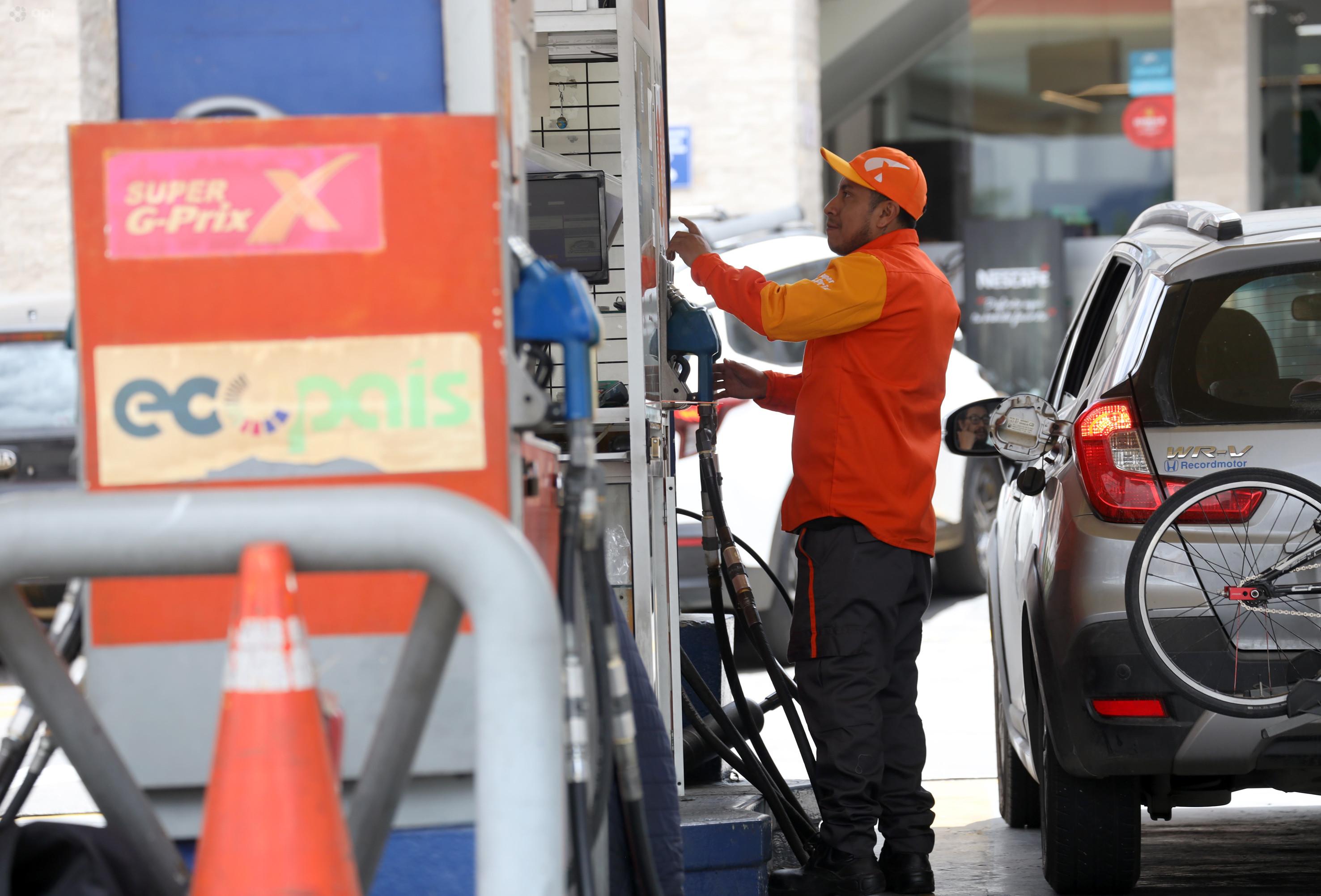 Combustibles Extra, Ecopaís y diésel bajarán de precio desde el 12 de octubre: estos serán los nuevos valores
