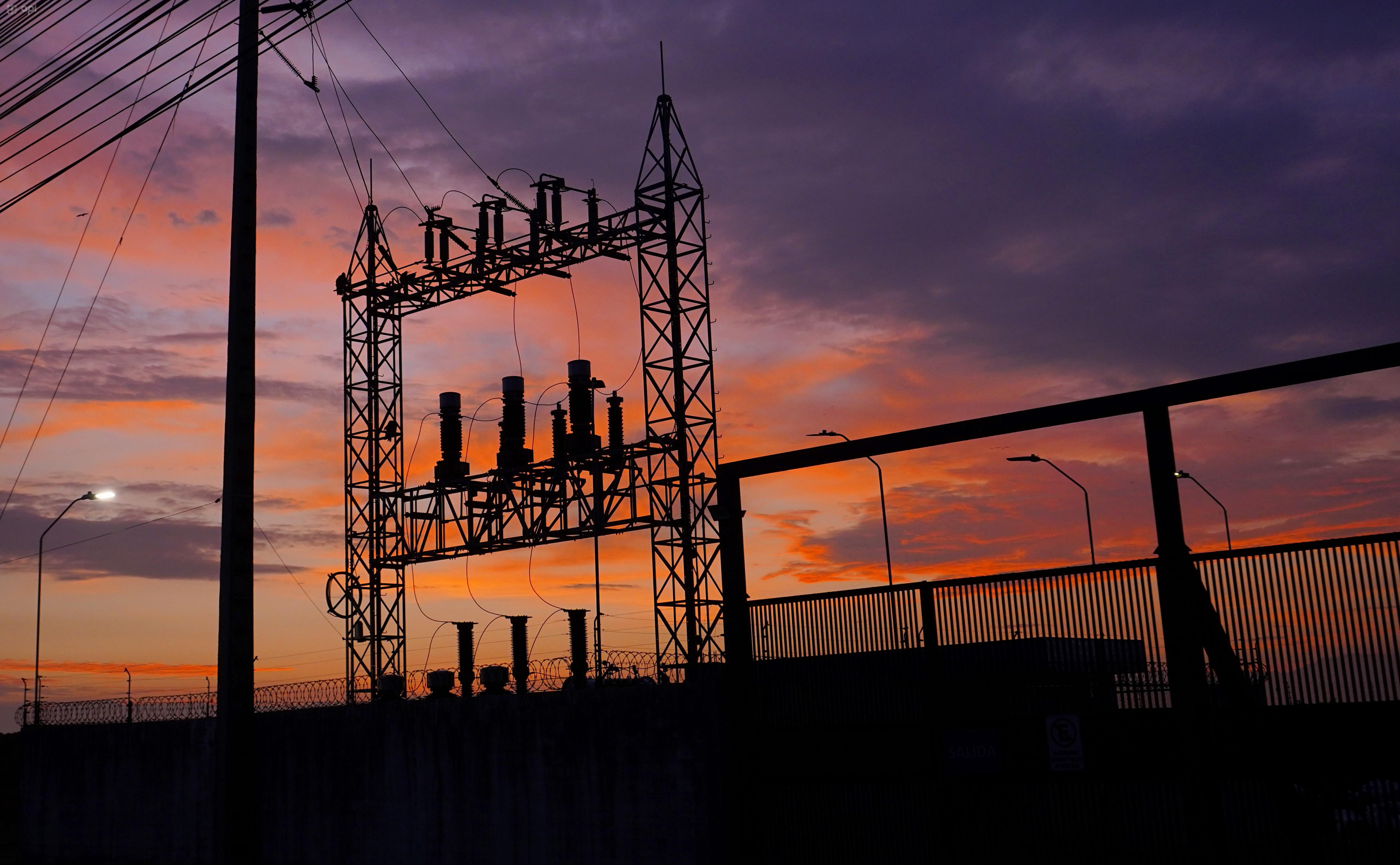 Ecuador enfrenta el estiaje sin electricidad de Colombia: exportaciones están en cero