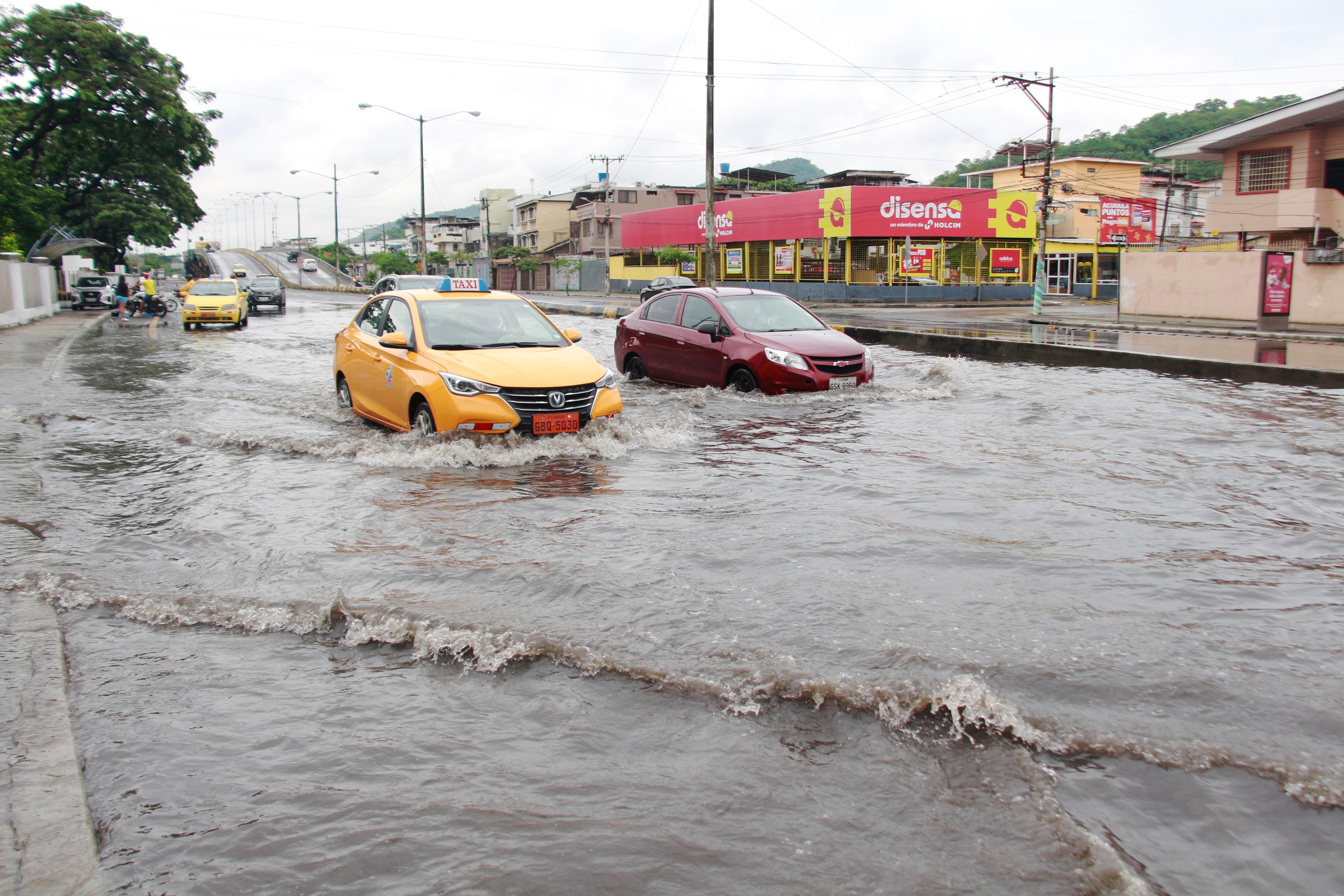 El fenómeno de El Niño alcanzará su máxima intensidad en Ecuador a finales de año, advierte INOCAR