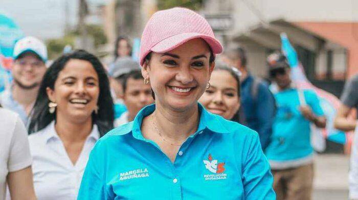La prefecta electa del Guayas, Marcela Aguiñaga, en una marcha con simpatizantes antes de los comicios seccionales celebrados el pasado domingo 5 de febrero.