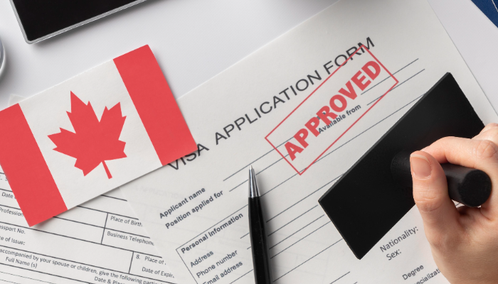 En Loja ofrecían visas de trabajo falsas a Canadá: perjudicados habrían pagado 20.000 dólares