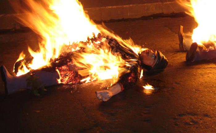 ¿Qué prohibiciones existen con respecto a la quema de monigotes por Fin de Año en Guaayaquil?