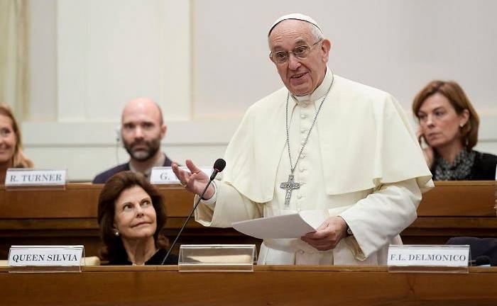 El papa condena &quot;el drama&quot; de la violencia que padecen las mujeres