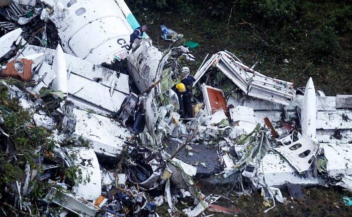 Confirman 71 fallecidos en accidente aéreo de Chapecoense