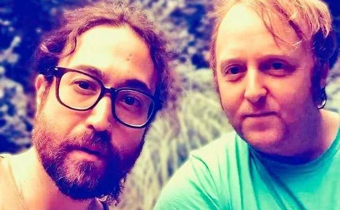 James McCartney junto a Sean Ono Lennon, los hijos de los famosos 'Beatles' cooescribieron una canción llamada Primrose Hill.