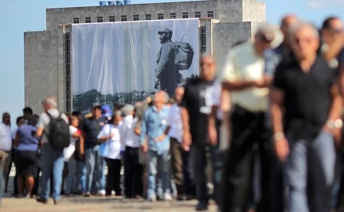 Masivo tributo a Castro en su amada plaza de la Revolución