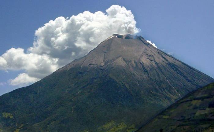 IG reporta actividad eruptiva alta en el volcán Reventador