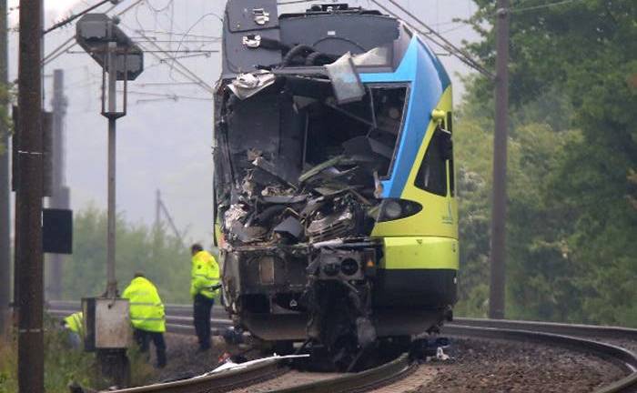 Al menos 2 muertos y 20 heridos en accidente de tren en Alemania