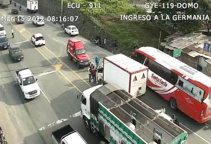 $!Accidente múltiple deja 8 heridos y otro ocasiona una muerte, en vías de Guayaquil