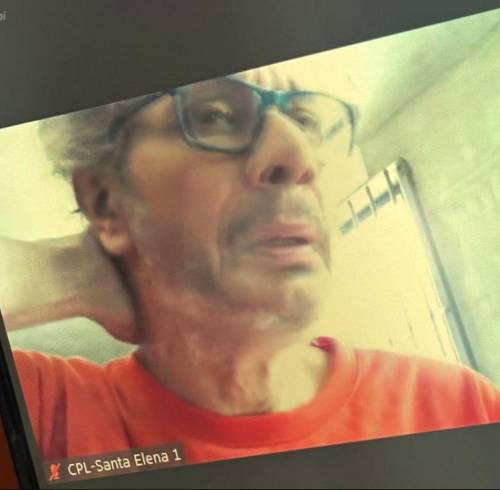 Fotografía que muestra una grabación del exvicepresidente Jorge Glas dentro de su celda, en la Cárcel del Encuentro.