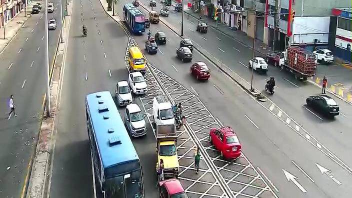ATM anula multas por invadir carril de la Metrovía en la avenida 25 de Julio de Guayaquil