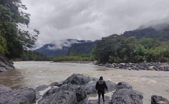 Encuentran cadáver de la mujer que cayó en el sector 'cascada de río Verde', pero su hijo no es hallado