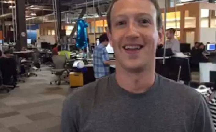 Mark Zuckerberg muestra las oficinas de Facebook por dentro