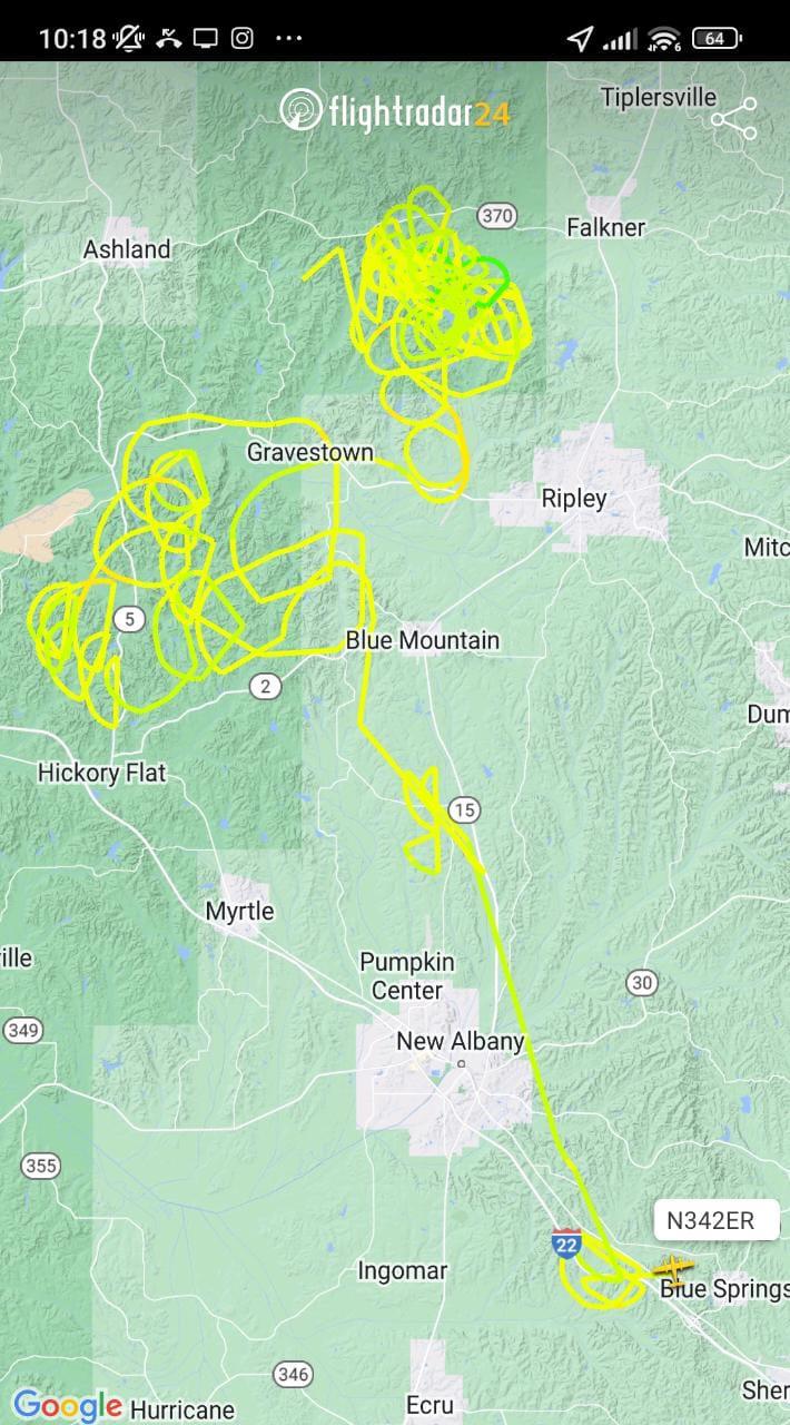 $!VIDEO: Hombre roba avioneta y amenaza con estrellarse contra tienda Walmart en EE.UU.
