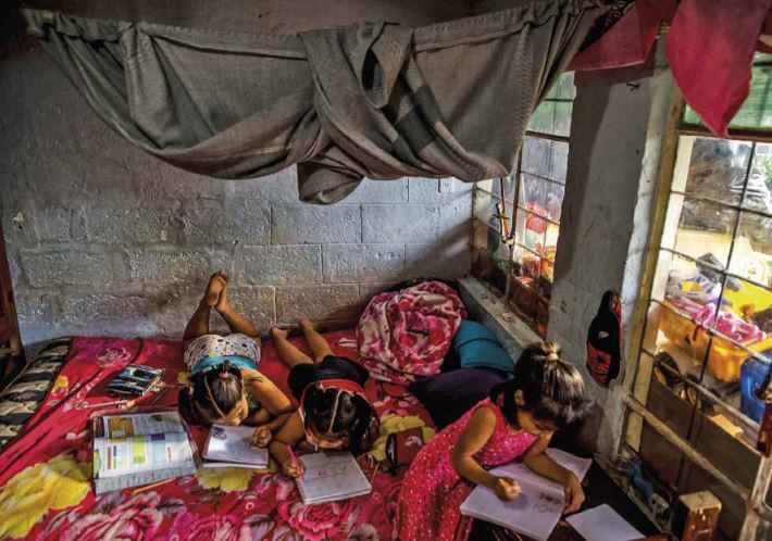 $!BRECHAS. La falta de acceso a Internet, habría agudizado la brecha entre los sectores más empobrecidos donde se genera el mayor rezago educativo.