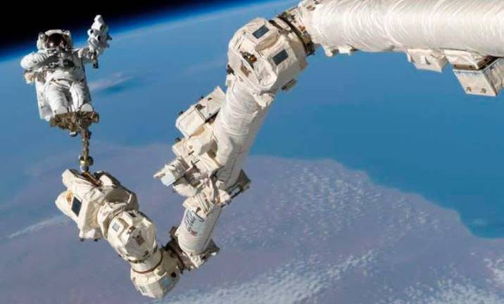 En mayo de 2019 fue la última vez que cosmonautas rusos hicieron una caminata espacial fuera de la EEI, que también duró seis horas.Foto: EFE.