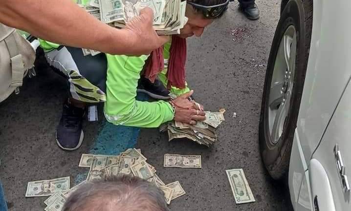 Mujer forcejeó con sacapinta que intentó robarle $30 mil en Manta