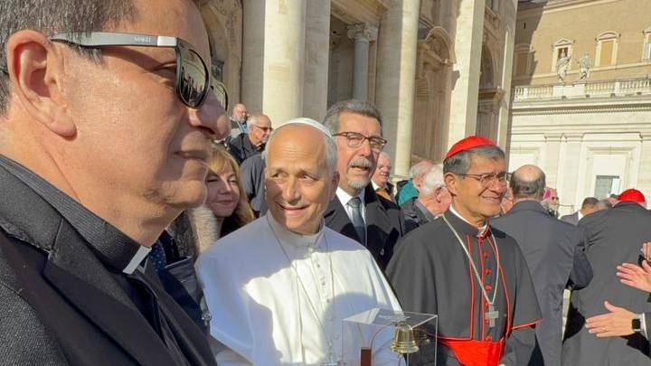 SOLCA reafirma su misión tras recibir la bendición del Papa León XIV