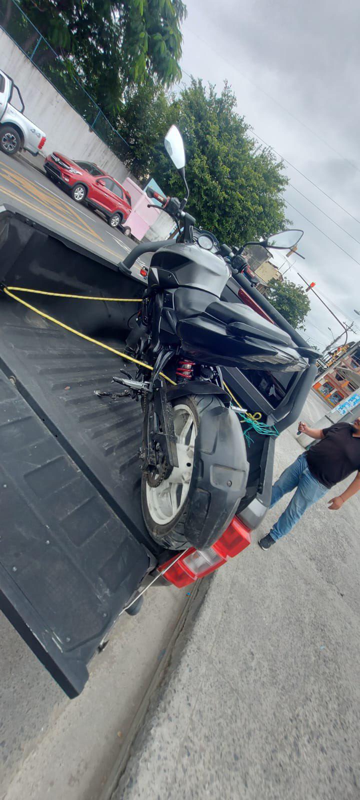 $!Motocicleta en la que se habrían desplazado los detenidos.