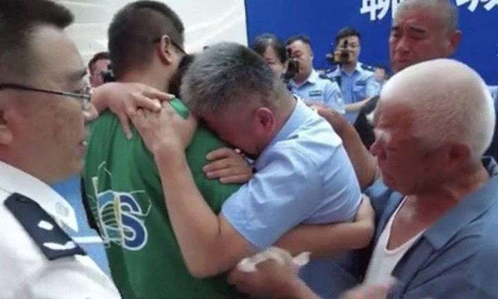 La historia del padre chino que buscó a su hijo secuestrado durante 24 años y lo encontró