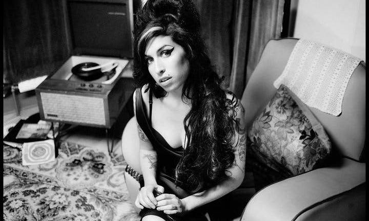 La familia de Amy Winehouse tacha de &quot;engañoso&quot; un documental sobre su vida