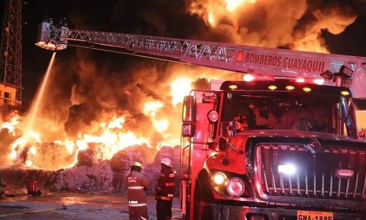Incendio en la vía a Daule se registró la noche de fin de año