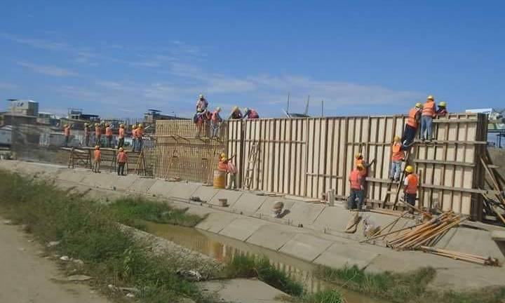Perú pide reunión a Ecuador sobre muro en canal fronterizo