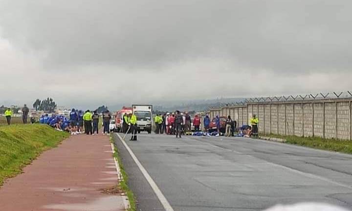 Un muerto y 15 heridos dejó el atropello a un grupo de aspirantes de la Policía Nacional