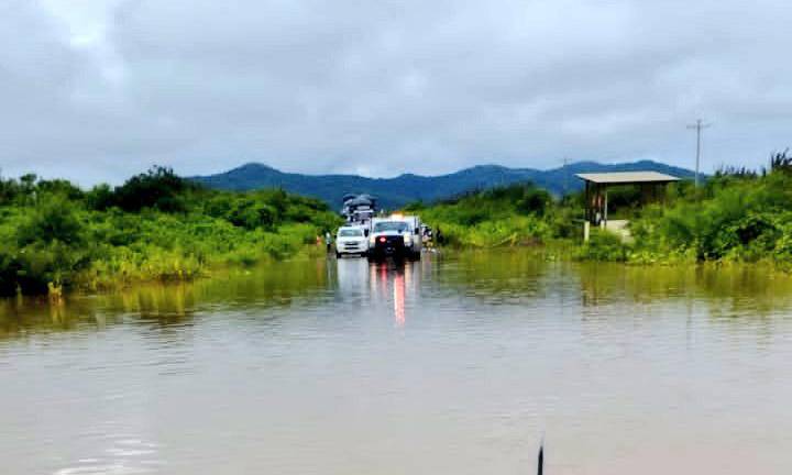 Se reportaron afectaciones en la provincia de Santa Elena por las intensas precipitaciones, a solo horas del inicio del feriado de Semana Santa