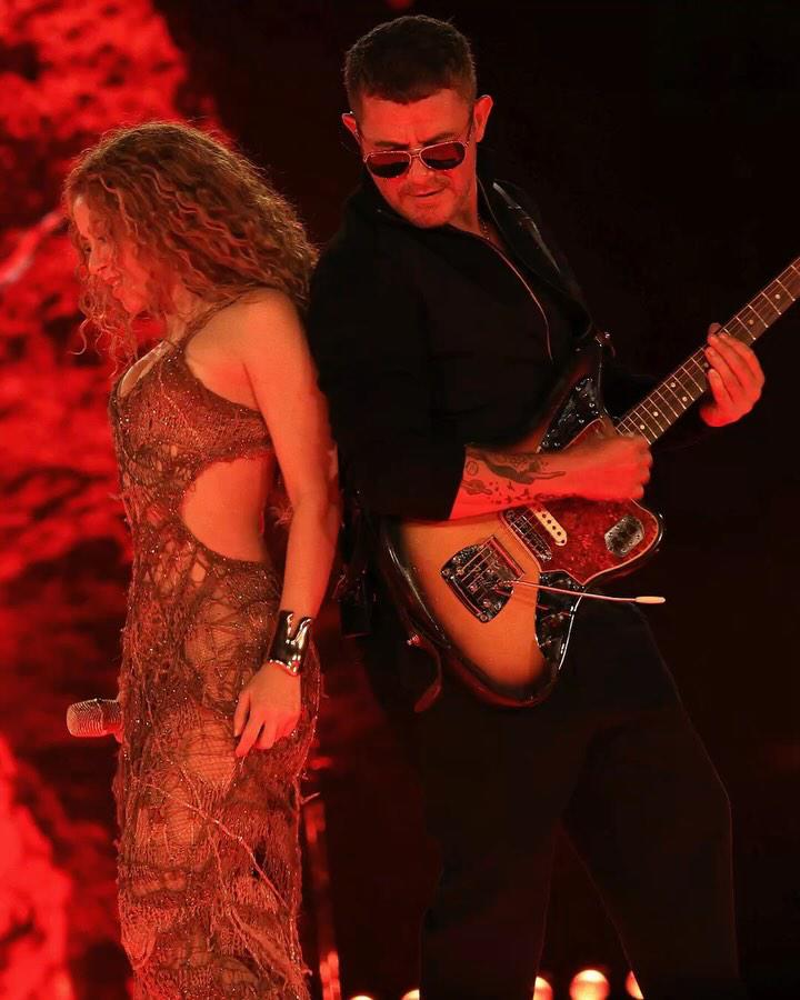 $!“Bésame” reavivó las especulaciones sobre Alejandro Sanz y Shakira, dejando en vilo la relación del cantante con su actual pareja.
