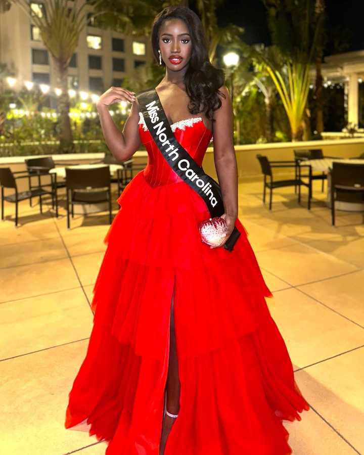 $!La comunidad que la siguió destaca su fortaleza en medio de un proceso de salud complejo.