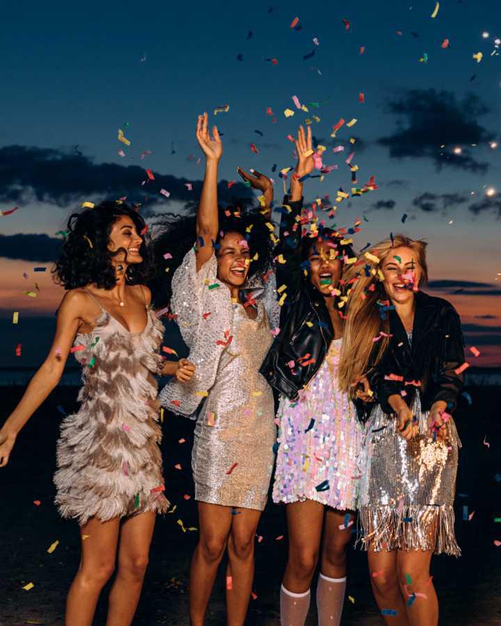 $!Especialistas relacionan esta diferencia con la forma en que las mujeres viven la soltería como una etapa de crecimiento personal.