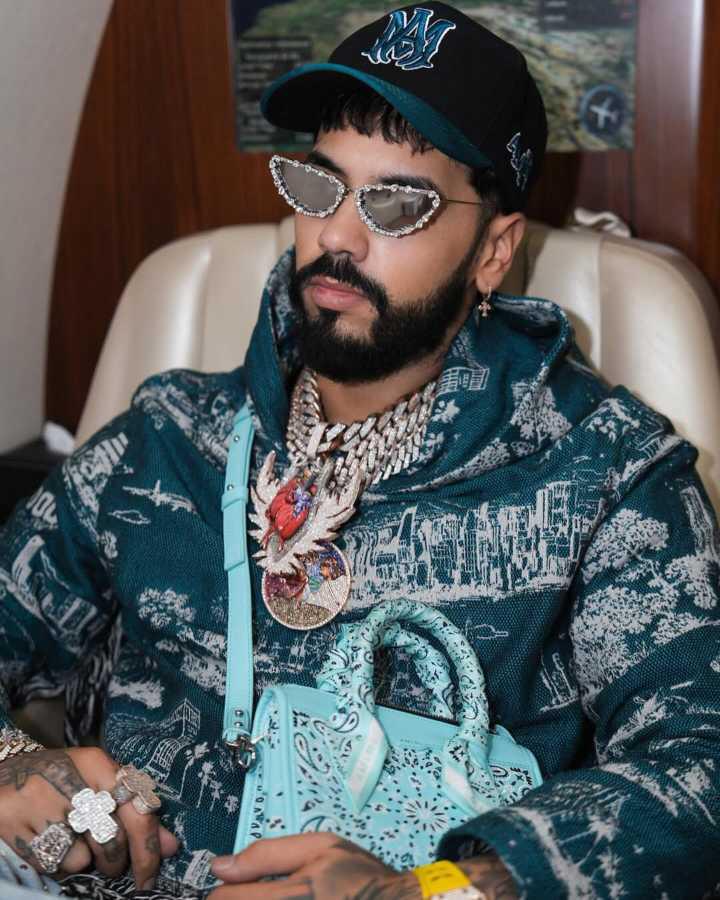 $!El intérprete habría sufrido una fuerte infección en la pierna debido a un tatuaje.