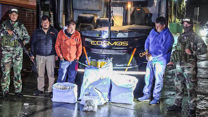Bus que trasladaría a Sao Paulo en Bolivia fue detenido con 86 kilos de marihuana