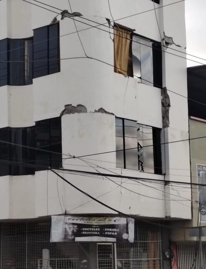 $!Temblor de magnitud 6 en Esmeraldas causa estragos y se siente en 10 provincias: hay daños en infraestructuras