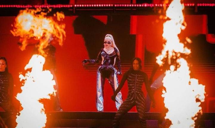 Christina Aguilera recuerda sus raices ecuatorianas en Viña del Mar con una presentación bilingüe