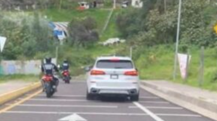 $!El empresario estafado siguió al carro de los israelíes que llevaban las pruebas.