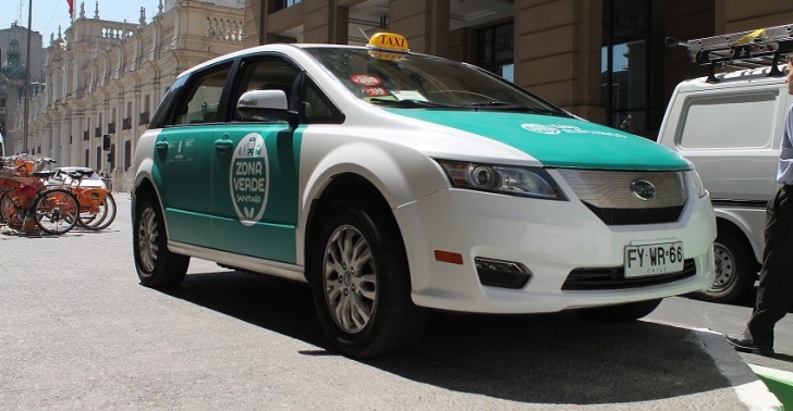 Primeros taxis eléctricos comienzan a operar en Chile